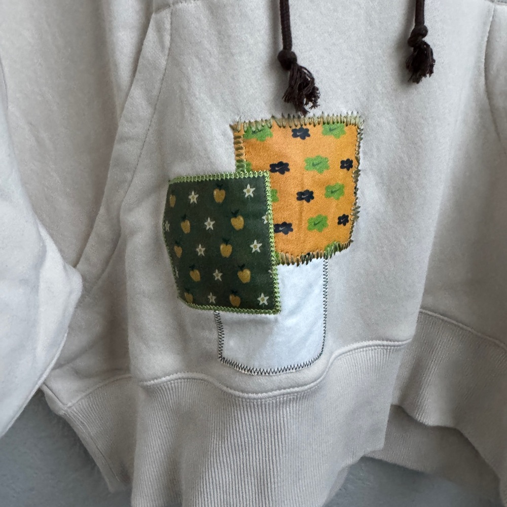 Nike women’s hoodie with Patchwork Design, size XS - Picture 5 of 8